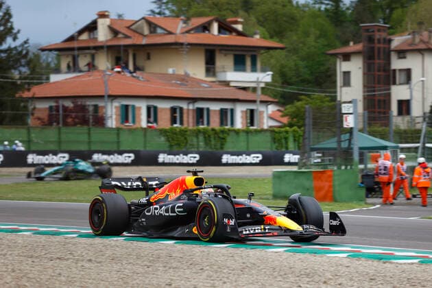 1 Max Verstappen (NLD, Oracle Red Bull Racing), F1 Grand Prix of Emilia Romagna at Autodromo Enzo e Dino Ferrari on April 24, 2022 in Imola, Italy. (Photo by HOCH ZWEI) Imola Italy