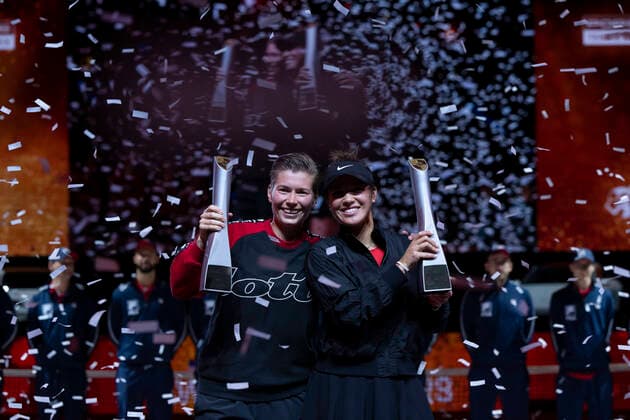 Bilder des Jahres 2022, Sport 04 April Sport Themen der Woche KW16 Sport Bilder des Tages Porsche Tennis Grand Prix Desirae Krawczyk, USA Demi Schuurs, Netherlands *** Porsche Tennis Grand Prix Desirae Krawczyk, USA Demi Schuurs, Netherlands