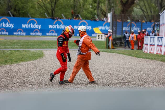 55 Carlos Sainz (ESP, Scuderia Ferrari) after crash, F1 Grand Prix of Emilia Romagna at Autodromo Enzo e Dino Ferrari on April 24, 2022 in Imola, Italy. (Photo by HOCH ZWEI) Imola Italy