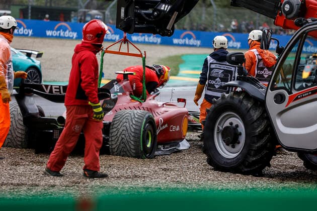 55 Carlos Sainz (ESP, Scuderia Ferrari) after crash, F1 Grand Prix of Emilia Romagna at Autodromo Enzo e Dino Ferrari on April 24, 2022 in Imola, Italy. (Photo by HOCH ZWEI) Imola Italy