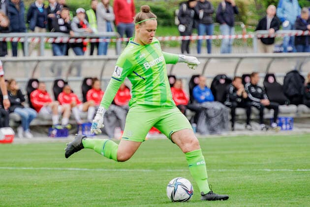 Flyeralarm Frauen Bundesliga, Eintracht Frankfurt vs. Bayer Leverkusen, Stadion am Brentanobad, Frankfurt, 24.04.2022 Friederike Repohl (Bayer Leverkusen 27), Eintracht Frankfurt vs. Bayer Leverkusen, Frankfurt, Stadion am Brentanobad, 24.4.2022 Copyright: xBEAUTIFULxSPORTS Gawlikx