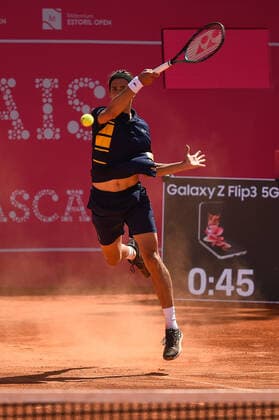 April 24, 2022, Estoril, Lisbon, Portugal: Pierre-Hugues Herbert from France returns a ball to Fernando Verdasco de Espanha during the Millennium Estoril Open Final ATP, Tennis Herren 250 tennis tournament at the Clube de Tenis do Estoril..Final score: Pierre-Hugues Herbert 2:1 Fernando Verdasco Estoril Portugal - ZUMAs197 20220424_zaa_s197_152 Copyright: xBrunoxdexCarvalhox