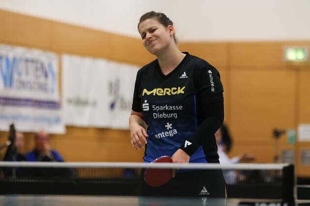 Langstadt 24.04.2022 Tischtennis Damen Bundesliga Finale Saison 2022 TSV Langstadt - ttc Eastside Berlin e.V. emspor, emonline, oespor, v.l., Petrissa Solja (TSV Langstadt Tischtennis Damen 1.Bundesliga) enttaeuscht, enttaeuscht schauend, dissapointed, traurig, frustriert, frust, gefrustet