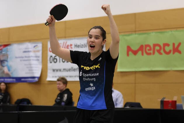Langstadt 24.04.2022 Tischtennis Damen Bundesliga Finale Saison 2022 TSV Langstadt - ttc Eastside Berlin e.V. emspor, emonline, oespor, v.l., Franziska Schreiner (TSV Langstadt Tischtennis Damen 1.Bundesliga) jubelt