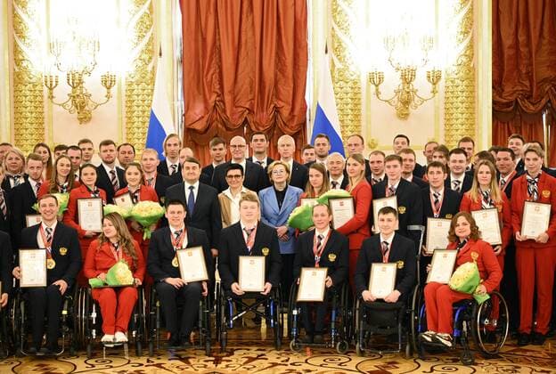 Russia Olympic Athletes Award Ceremony 8175814 26.04.2022 Russian athletes of the Paralympic team are photographed with Russian Deputy Prime Minister Dmitry Chernyshenko and Russia s Presidential Aide Igor Levitin after the award ceremony, in the Kremlin, Moscow, Russia. Ramil Sitdikov Sputnik Moscow Russia  Copyright: xRamilxSitdikovx