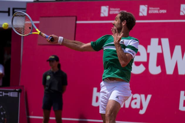 Tommy Paul Vs Richard Gasquet - Millennium Estoril Open 2022 Tommy Paul of United States competes against Richard Gasquet of France during the Millennium Estoril Open ATP, Tennis Herren 250 tennis tournament at Estoril Tennis Club, Estoril, Portugal on April 26, 2022. Lisbon Portugal  Copyright: xNunoxCruzx originalFilename:cruz-tommypau220426_npBE5.jpg