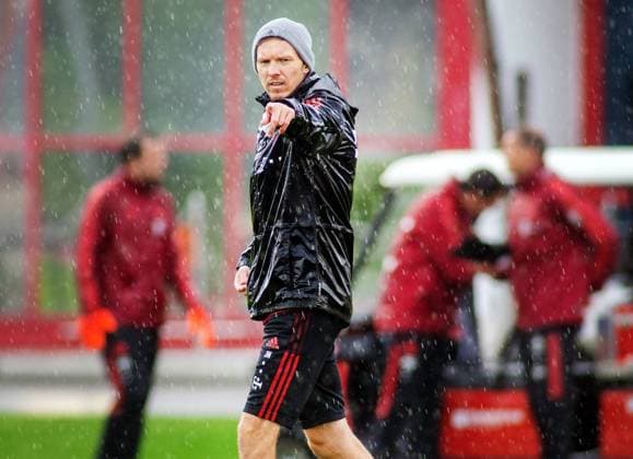 Sport Themen der Woche KW17 Julian Nagelsmann Neuer Deutscher Fussballmeister Erstes öffentliches Training des FC Bayern München nach gewonnener Deutscher Meisterschaft an der Säbener Strasse in München Datum: 26.04.2022 *** Julian Nagelsmann New German Football Champion First public training of FC Bayern Munich after winning German Championship at Säbener Strasse in Munich Date 26 04 2022