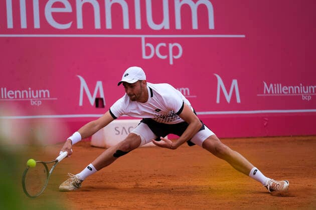 Benjamin Bonzi v Dominic Thiem - Millennium Estoril Open 2022 Benjamin Bonzi of France competes against Dominic Thiem of Austria during the Millennium Estoril Open ATP, Tennis Herren 250 tennis tournament at Estoril Tennis Club, Estoril, Portugal on April 26, 2022. Lisbon Portugal  Copyright: xNunoxCruzx originalFilename:cruz-benjamin220426_npyyI.jpg