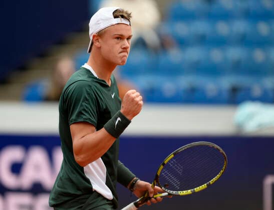 27.04.2022, Tennis Herren ATP, Tennis Herren Tour, BMW-Open München 2022 auf der Iphitos-Tennisanlage, Holger Rune (Dänemark) ballt die Faust