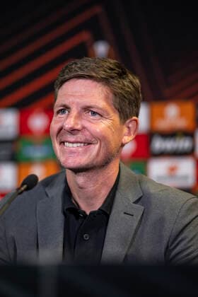 27.04.2022, xkvx, Fussball UEFA Europa League, Eintracht Frankfurt - Pressekonferenz emspor, v.l. Trainer Oliver Glasner (Eintracht Frankfurt) (DFL DFB REGULATIONS PROHIBIT ANY USE OF PHOTOGRAPHS as IMAGE SEQUENCES and or QUASI-VIDEO) London