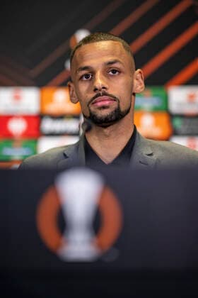 27.04.2022, xkvx, Fussball UEFA Europa League, Eintracht Frankfurt - Pressekonferenz emspor, v.l. Djibril Sow (Eintracht Frankfurt) (DFL DFB REGULATIONS PROHIBIT ANY USE OF PHOTOGRAPHS as IMAGE SEQUENCES and or QUASI-VIDEO) London