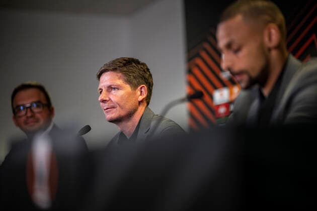 27.04.2022, xkvx, Fussball UEFA Europa League, Eintracht Frankfurt - Pressekonferenz emspor, v.l. Trainer Oliver Glasner (Eintracht Frankfurt) (DFL DFB REGULATIONS PROHIBIT ANY USE OF PHOTOGRAPHS as IMAGE SEQUENCES and or QUASI-VIDEO) London