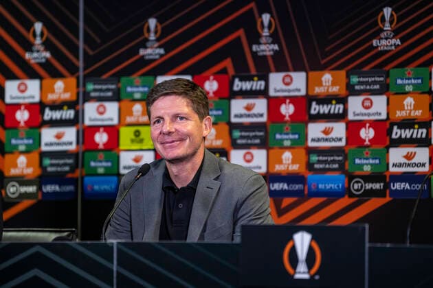 27.04.2022, xkvx, Fussball UEFA Europa League, Eintracht Frankfurt - Pressekonferenz emspor, v.l. Trainer Oliver Glasner (Eintracht Frankfurt) (DFL DFB REGULATIONS PROHIBIT ANY USE OF PHOTOGRAPHS as IMAGE SEQUENCES and or QUASI-VIDEO) London