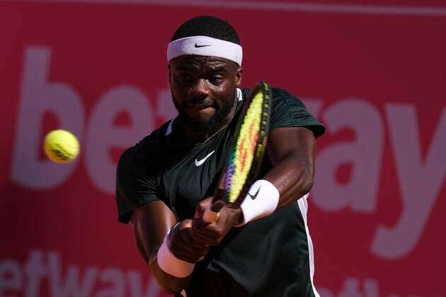 Nuno Borges Vs Frances Tiafoe - Millennium Estoril Open 2022 Nuno Borges from Portugal competes against Frances Tiafoe from United States during the Millennium Estoril Open ATP, Tennis Herren 250 tennis tournament at Estoril Tennis Club, Estoril, Portugal on April 27, 2022. Lisbon Portugal  Copyright: xNunoxCruzx originalFilename:cruz-nunoborg220427_npEa5.jpg