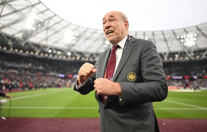 Sport Bilder des Tages 28.04.2022, xkvx, Fussball UEFA Europa League, West Ham United - Eintracht Frankfurt emspor, v.l. Praesident Peter Fischer (Eintracht Frankfurt) (DFL DFB REGULATIONS PROHIBIT ANY USE OF PHOTOGRAPHS as IMAGE SEQUENCES and or QUASI-VIDEO) London