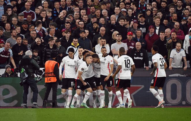 28.04.2022, xkvx, Fussball UEFA Europa League, West Ham United - Eintracht Frankfurt emspor, v.l. Ansgar Knauff (Eintracht Frankfurt) celebrate the goal, Der Torjubel zum 0:1 (DFL DFB REGULATIONS PROHIBIT ANY USE OF PHOTOGRAPHS as IMAGE SEQUENCES and or QUASI-VIDEO) London