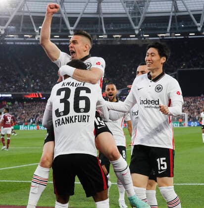 West Ham United v Eintracht Frankfurt UEFA Europa League Ansgar Knauff of Eintracht Frankfurt scores his sides 1st goal during the UEFA Europa League Semi-Final First Leg match at the London Stadium, Stratford Content Not Available For UK Newspapers Copyright: xPaulxChestertonx FIL-16854-0011 UK Newspapers OUT