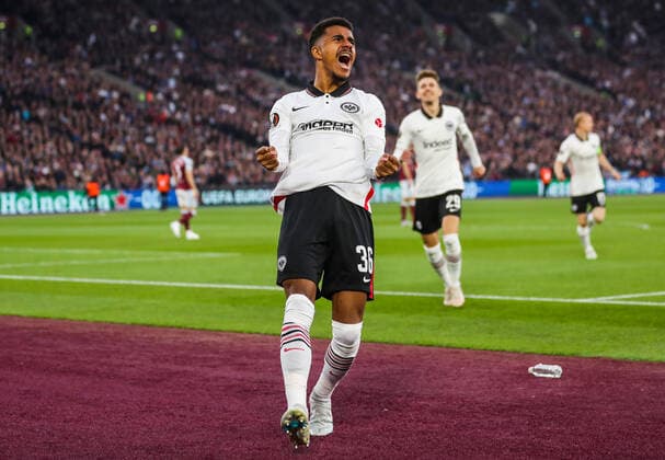 Mandatory Credit: Photo by Andrew Fosker Shutterstock (12914204ag) Ansgar Knauff of Eintracht Frankfurt celebrates scoring the opening goal 0-1 West Ham United v Eintracht Frankfurt, UEFA Europa League, Semi-Final, First Leg, Football, The London Stadium, London, UK - 28 Apr 2022 EDITORIAL USE ONLY No use with unauthorised audio, video, data, fixture lists, club league logos or live services. Online in-match use limited to 120 images, no video emulation. No use in betting, games or single club league player publications. West Ham United v Eintracht Frankfurt, UEFA Europa League, Semi-Final, First Leg, Football, The London Stadium, London, UK - 28 Apr 2022 EDITORIAL USE ONLY No use with unauthorised audio, video, data, fixture lists, club league logos or live services. Online in-match use limited to 120 images, no video emulation. No use in betting, games or single club league player publications. Copyright: xAndrewxFosker Shutterstockx 12914204ag