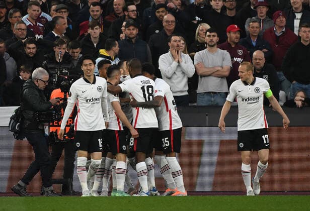 28.04.2022, xkvx, Fussball UEFA Europa League, West Ham United - Eintracht Frankfurt emspor, v.l. Ansgar Knauff (Eintracht Frankfurt) celebrate the goal, Der Torjubel zum 0:1 (DFL DFB REGULATIONS PROHIBIT ANY USE OF PHOTOGRAPHS as IMAGE SEQUENCES and or QUASI-VIDEO) London