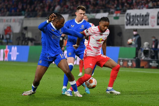 Joe Aribo (Glasgow Rangers) li., Ryan Jack (Glasgow Rangers) Mitte und Christopher Nkunku (RB Leipzig) re., RB Leipzig vs. Glasgow Rangers, Fussball, Europa League, 28.04.2022 DFB DFL REGULATIONS PROHIBIT ANY USE OF PHOTOGRAPHS AS IMAGE SEQUENCES AND OR QUASI-VIDEO RB Leipzig vs. Glasgow Rangers, Fussball, Europa League, 28.04.2022 Leipzig Copyright: xBertxHarzer xEibner-Pressefotox