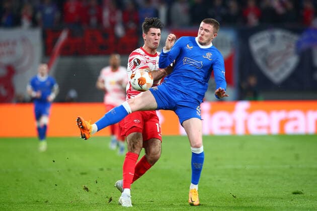 28.04.2022, xtgx, Fussball UEFA European League, RB Leipzig - Glasgow Rangers FC emspor, v.l. Dominik Szoboszlai (Leipzig, 17), John Lundstram (Glasgow Rangers, 4) Zweikampf, Duell, Kampf, tackle (DFL DFB REGULATIONS PROHIBIT ANY USE OF PHOTOGRAPHS as IMAGE SEQUENCES and or QUASI-VIDEO) Leipzig