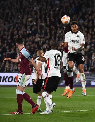 28.04.2022, xkvx, Fussball UEFA Europa League, West Ham United - Eintracht Frankfurt emspor, v.l. Kurt Zouma (West Ham United), Tuta (Eintracht Frankfurt) (DFL DFB REGULATIONS PROHIBIT ANY USE OF PHOTOGRAPHS as IMAGE SEQUENCES and or QUASI-VIDEO) London