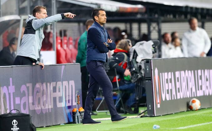 RB Leipzig - Glasgow Rangers 28.04.2022 Leipzig, 28.04.2022, Red Bull Arena, Fussball, UEFA Europa League, Halbfinale , RB Leipzig vs. Glasgow Rangers FC , Im Bild: Trainer Giovanni van Bronckhorst (Glasgow Rangers) , UEFA regulations prohibit any use of photographs as image sequences and or quasi-video ,