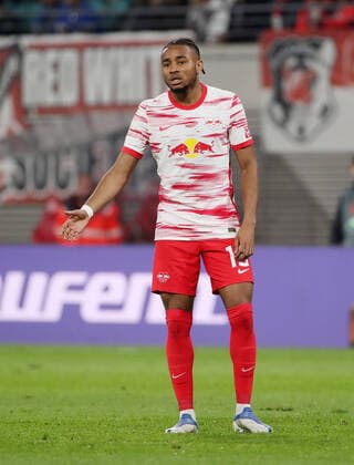 Christopher Nkunku enttäuscht Enttäuschung Fußball Fussball UEFA Euroleague Europa League UEL Halbfinale Hinspiel Herren Saison 2021 2022 28.04.2022 Rasen Ballsport RB Leipzig RBL vs. Glasgow Rangers FC DFL regulations prohibit any use of photographs as image sequences and or quasi-video.
