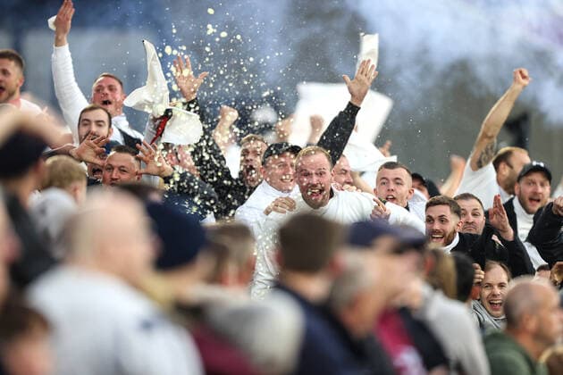 West Ham v Eintracht Frankfurt 28 April 2022, London - EUROPA League Football, Semi-Final, First leg - West Ham United v Eintracht Frankfurt - Frankfurt fans taunt the West Ham fans as they celebrate their first goal - Photo: Charlotte Wilson Offside. London UK Copyright: xCharlottexWilsonx xOffsidexOffside