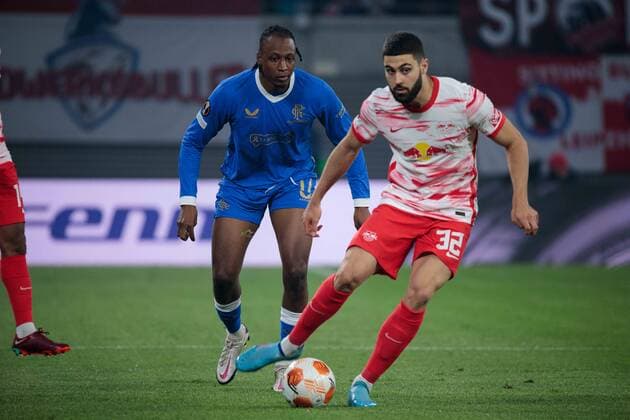 Leipzig, Deutschland 28. April 2022: Europa League - 2021 2022 - RB Leipzig vs. Glasgow Rangers im Zweikampf v.l. Joe Aribo (Rangers FC) und Josko Gvardiol (RB Leipzig) Red Bull Stadion Sachsen Copyright: xFotostandx xMatybax