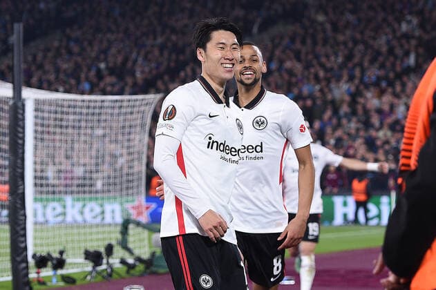 Fußball Europa League Halbfinale West Ham United - Eintracht Frankfurt am 28.04.2022 im Olympiastadion London in London Torjubel Jubel Tor zum 1:2 durch Daichi Kamada ( Frankfurt )