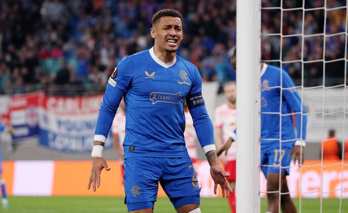 James Tavernier enttäuscht nach vergebener Torchance Enttäuschung Fußball Fussball UEFA Euroleague Europa League UEL Halbfinale Hinspiel Herren Saison 2021 2022 28.04.2022 Rasen Ballsport RB Leipzig RBL vs. Glasgow Rangers FC DFL regulations prohibit any use of photographs as image sequences and or quasi-video.