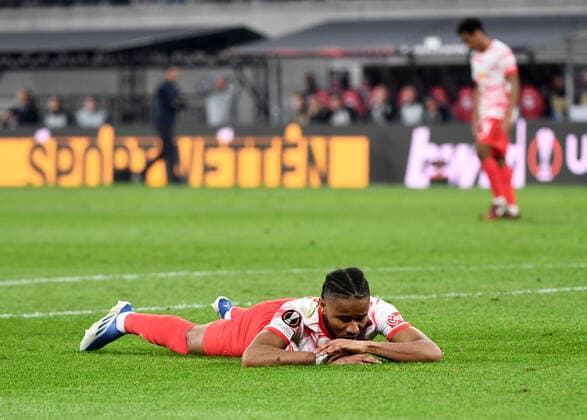 Fussball, Herren, Saison 2021 2022, Europa League (Halbfinale, Hinspiel), RB Leipzig - Glasgow Rangers, Christopher Nkunku (RB Leipzig) nach vergebener Chance, 28.04. 2022, Copyright: xSebastianxRäppold MatthiasxKochx