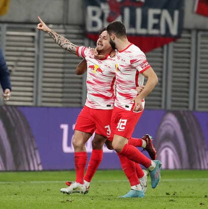 Angelino 1:0 jubelnd, Josko Gvardiol Freude Emotion Jubel nach 1:0 Fußball Fussball UEFA Euroleague Europa League UEL Halbfinale Hinspiel Herren Saison 2021 2022 28.04.2022 Rasen Ballsport RB Leipzig RBL vs. Glasgow Rangers FC DFL regulations prohibit any use of photographs as image sequences and or quasi-video.