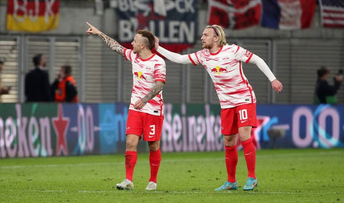 Angelino 1:0 jubelnd, Emil Forsberg Freude Emotion Jubel nach 1:0 Fußball Fussball UEFA Euroleague Europa League UEL Halbfinale Hinspiel Herren Saison 2021 2022 28.04.2022 Rasen Ballsport RB Leipzig RBL vs. Glasgow Rangers FC DFL regulations prohibit any use of photographs as image sequences and or quasi-video.