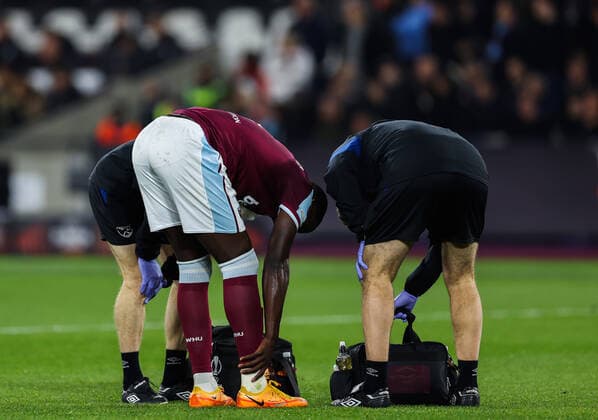 Mandatory Credit: Photo by Simon Dael Shutterstock (12914205dh) Kurt Zouma of West Ham United gets another knock West Ham United v Eintracht Frankfurt, UEFA Europa League, Semi-Final, First Leg, Football, The London Stadium, London, UK - 28 Apr 2022 EDITORIAL USE ONLY No use with unauthorised audio, video, data, fixture lists, club league logos or live services. Online in-match use limited to 120 images, no video emulation. No use in betting, games or single club league player publications. West Ham United v Eintracht Frankfurt, UEFA Europa League, Semi-Final, First Leg, Football, The London Stadium, London, UK - 28 Apr 2022 EDITORIAL USE ONLY No use with unauthorised audio, video, data, fixture lists, club league logos or live services. Online in-match use limited to 120 images, no video emulation. No use in betting, games or single club league player publications. Copyright: xSimonxDael Shutterstockx 12914205dh