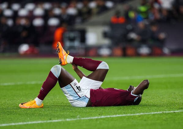 Mandatory Credit: Photo by Simon Dael Shutterstock (12914205df) Kurt Zouma of West Ham United gets another knock West Ham United v Eintracht Frankfurt, UEFA Europa League, Semi-Final, First Leg, Football, The London Stadium, London, UK - 28 Apr 2022 EDITORIAL USE ONLY No use with unauthorised audio, video, data, fixture lists, club league logos or live services. Online in-match use limited to 120 images, no video emulation. No use in betting, games or single club league player publications. West Ham United v Eintracht Frankfurt, UEFA Europa League, Semi-Final, First Leg, Football, The London Stadium, London, UK - 28 Apr 2022 EDITORIAL USE ONLY No use with unauthorised audio, video, data, fixture lists, club league logos or live services. Online in-match use limited to 120 images, no video emulation. No use in betting, games or single club league player publications. Copyright: xSimonxDael Shutterstockx 12914205df