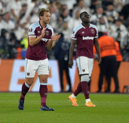 Mandatory Credit: Photo by James Griffiths West Ham United Shutterstock (12914199be) Craig Dawson of West Ham United encourages the players West Ham United v Eintracht Frankfurt, UEFA Europa League, Semi-Final, First Leg, Football, The London Stadium, London, UK - 28 Apr 2022 EDITORIAL USE ONLY No use with unauthorised audio, video, data, fixture lists, club league logos or live services. Online in-match use limited to 120 images, no video emulation. No use in betting, games or single club league player publications. West Ham United v Eintracht Frankfurt, UEFA Europa League, Semi-Final, First Leg, Football, The London Stadium, London, UK - 28 Apr 2022 EDITORIAL USE ONLY No use with unauthorised audio, video, data, fixture lists, club league logos or live services. Online in-match use limited to 120 images, no video emulation. No use in betting, games or single club league player publications. Copyright: xJamesxGriffiths WestxHamxUnited Shutterstockx 12914199be