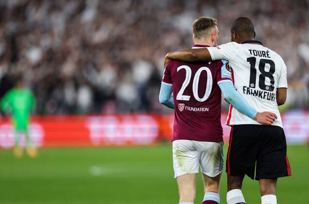 Mandatory Credit: Photo by Simon Dael Shutterstock (12914205dj) Jarrod Bowen of West Ham United and Almamy Toure of Eintracht Frankfurt West Ham United v Eintracht Frankfurt, UEFA Europa League, Semi-Final, First Leg, Football, The London Stadium, London, UK - 28 Apr 2022 EDITORIAL USE ONLY No use with unauthorised audio, video, data, fixture lists, club league logos or live services. Online in-match use limited to 120 images, no video emulation. No use in betting, games or single club league player publications. West Ham United v Eintracht Frankfurt, UEFA Europa League, Semi-Final, First Leg, Football, The London Stadium, London, UK - 28 Apr 2022 EDITORIAL USE ONLY No use with unauthorised audio, video, data, fixture lists, club league logos or live services. Online in-match use limited to 120 images, no video emulation. No use in betting, games or single club league player publications. Copyright: xSimonxDael Shutterstockx 12914205dj