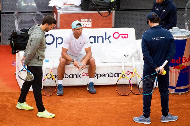 Rafael Nadal mit Trainer Carlos Moya beim Training zum Mutua Madrid Open 2022 Tennis Turnier im Sportkomplex Caja Magica. Madrid, 28.04.2022