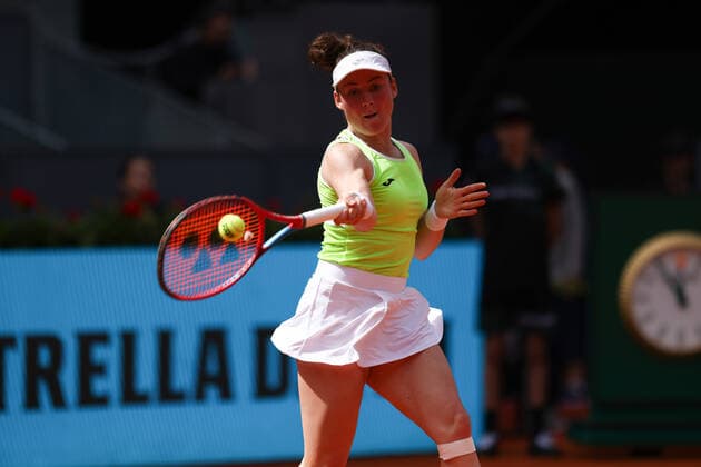 April 30, 2022, MADRID, MADRID, SPAIN: Tamara Zidansek of Slovenia in action against Victoria Azarenka of Belarus during the Mutua Madrid Open 2022 celebrated at La Caja Magica on April 30, 2022, in Madrid, Spain. MADRID SPAIN - ZUMAa181 20220430_zaa_a181_077 Copyright: xOscarxJ.xBarrosox