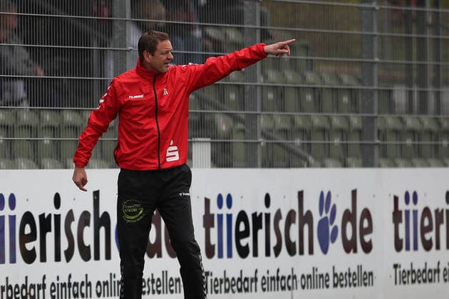 SC Weiche Flensburg 08 vs Hannover 96 II, Fussball, Herren, Regionalliga Nord Meisterrunde, 30.04.22; Flensburg Thomas Seeliger (Trainer, SC Weiche Flensburg 08) Copyright: xBEAUTIFULxSPORTS MarioxM.xKobergx