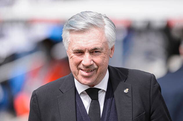 30.04.2022, Madrid, Spain. Real Madrid Head Coach Carlo Ancelotti getting into the field during the LaLiga Santander match between Real Madrid and RCD Espanyol at Estadio Santiago Bernabeu on 30 April 2022 in Madrid, Spain. Madrid Estadio Santiago Bernabeu Community of Madrid Spain Copyright: xJustPictures.ch Eurasiax-xAlvaroxMedrandax