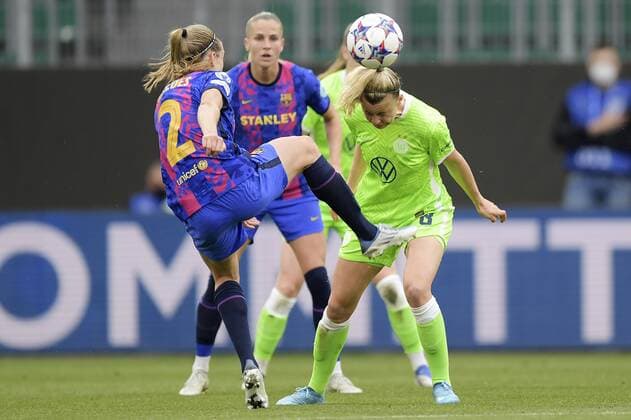 WOLFSBURG - (lr) Irene Paredes of FC Barcelona, Barca Lena Lattwein of VFL Wolfsburg during the Women s Champions League Semifinal match between VFL Wolfsburg and FC Barcelona at the VFL Wolfsburg Arena on April 30, 2022 in Wolfsburg, Germany. ANP Dutch Height Gerrit van Keulen Women s Champions League semi final 2e leg 2021 2022 xVIxANPxSportx xGerritxvanxKeulenxIVx