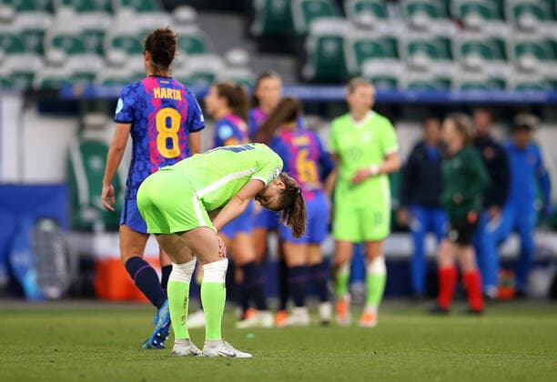 30.04.2022, Fussball Frauen UEFA Champions League 2021 2022, Halbfinale, VfL Wolfsburg - FC Barcelona, Barca in der Volkswagen Arena. Ewa Pajor (VfL Wolfsburg) enttäuscht, trotz des 2:0 Sieges im Rückspiel in Wolfsburg sind die Damen vom VfL Wolfsburg wegen des 5:1 im Hinspiels im Halbfinale der Frauen Championsleague ausgeschieden
