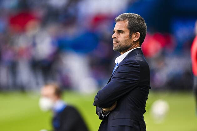 Didier Olle Nicolle - entraineur (PSG) FOOTBALL : PSG vs OL feminines - 1 2 finale retour League des Champions - 30 04 2022 JBAutissier Panoramic 