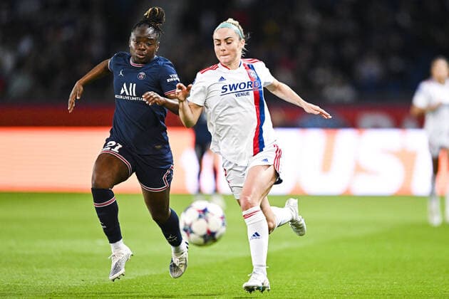 Sandy Baltimore (PSG) vs Ellie Carpentier (OL) FOOTBALL : PSG vs OL feminines - 1 2 finale retour League des Champions - 30 04 2022 JBAutissier Panoramic 