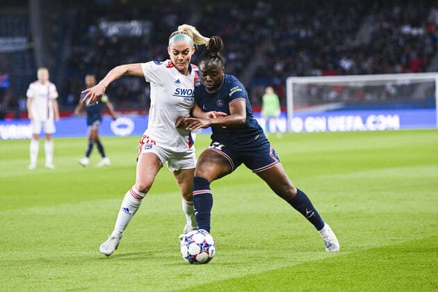 Sandy Baltimore (PSG) vs Ellie Carpentier (OL) FOOTBALL : PSG vs OL feminines - 1 2 finale retour League des Champions - 30 04 2022 JBAutissier Panoramic 