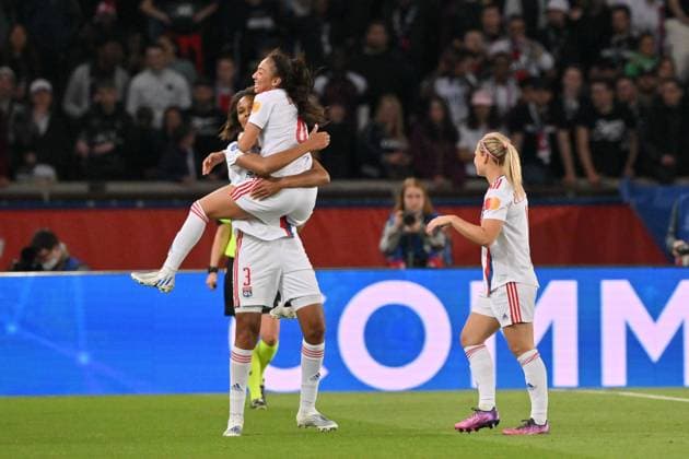 Parc des Princes Selma Bacha ( 4 Olympique Lyonnais) celebrates Wendie Renard ( 3 Olympique Lyonnais) after goal during the UEFA Womens Champions League semifinal between Paris Saint-Germain FC and Olympique Lyonnais at Parc des Princes in Paris, France Cristiano Mazzi SPP Paris Saint-Germain FC v Olympique Lyonnais - UEFA Womens Champions League semifinal - Parc des Princes - Paris, France 