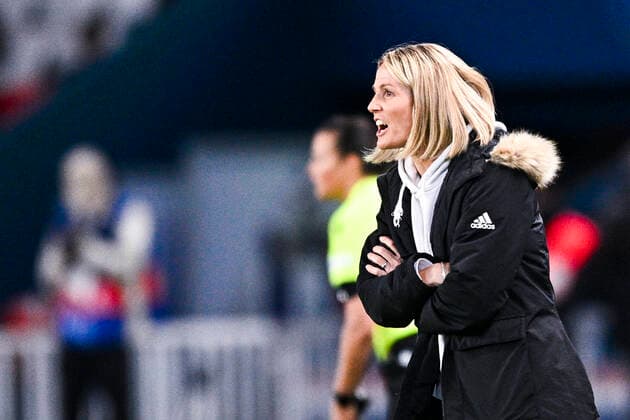 Sonia Bompastor - entraineure coach (OL) FOOTBALL : PSG vs OL feminines - 1 2 finale retour League des Champions - 30 04 2022 JBAutissier Panoramic 